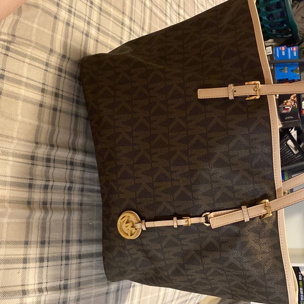 Michael kors tote purse
